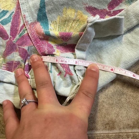 Women's Billabong Floral Shorts Size 26 - Picture 5 of 5